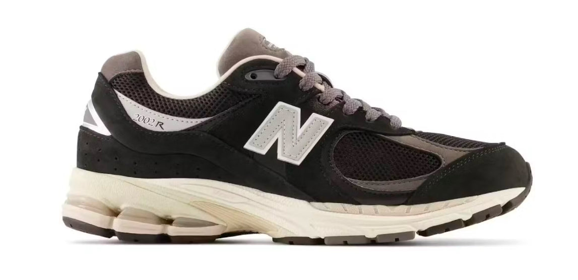 New Balance 2002R Nero Castlerock
