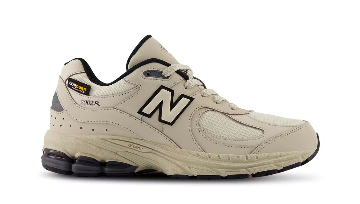 New Balance 2002R Cordura
Timberwolf Nero